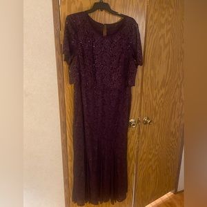 20W dark purple dress! Perfect for Mother of the bride or fancy event!